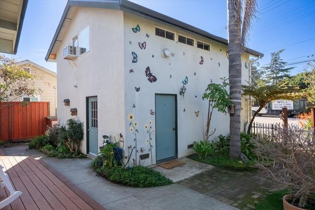 980 30th Avenue, Santa Cruz, CA 95062