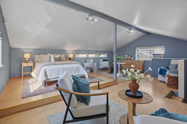 980 30th Avenue, Santa Cruz, CA 95062