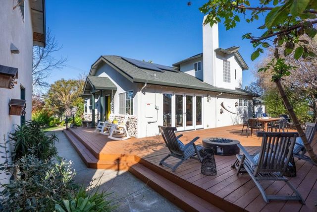 980 30th Avenue, Santa Cruz, CA 95062