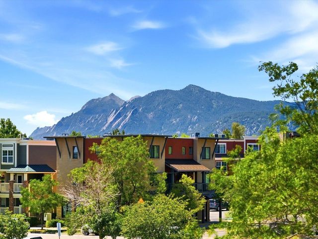877 S Terrace Cir, Boulder, CO 80304
