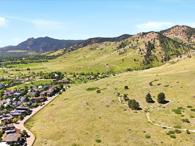 877 S Terrace Cir, Boulder, CO 80304