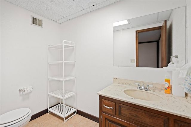 10236 Edelweiss Circle, Shawnee, KS 66203