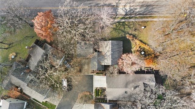 10236 Edelweiss Circle, Shawnee, KS 66203