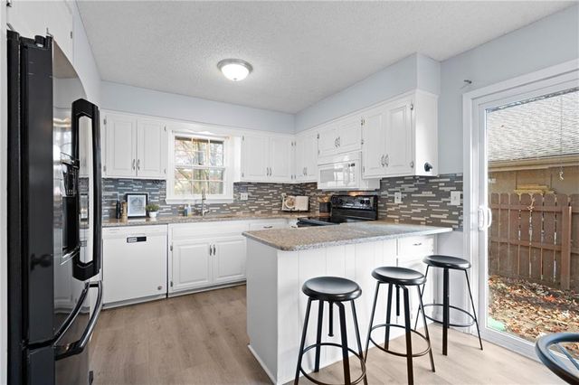 10236 Edelweiss Circle, Shawnee, KS 66203