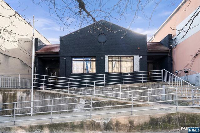 526 Anderson Avenue, Cliffside Park, NJ 07010