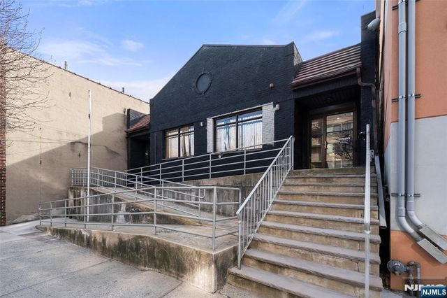 526 Anderson Avenue, Cliffside Park, NJ 07010