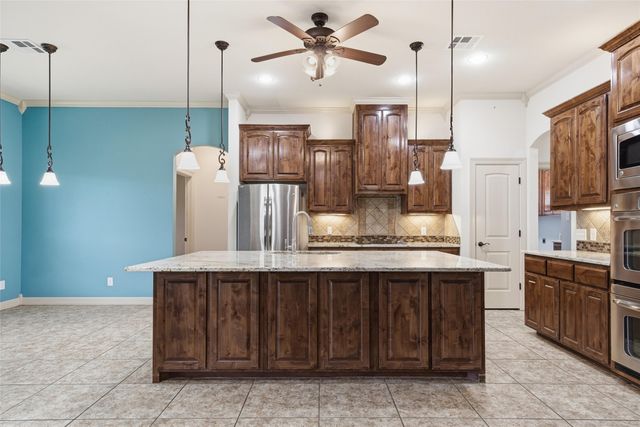 152 Ellis Farm Road, Hewitt, TX 76643