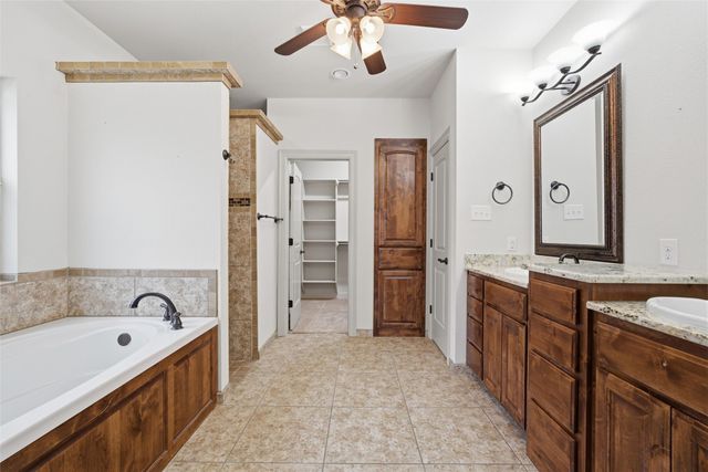 152 Ellis Farm Road, Hewitt, TX 76643