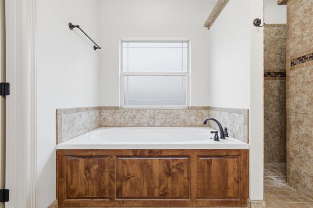 152 Ellis Farm Road, Hewitt, TX 76643