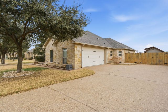 152 Ellis Farm Road, Hewitt, TX 76643