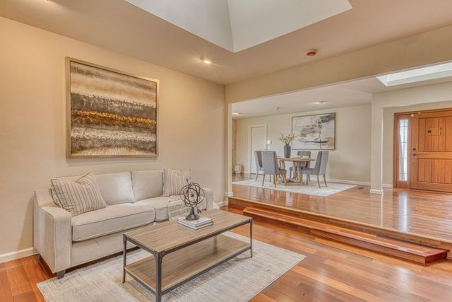 15460 Oak Hills Drive, Salinas, CA 93907