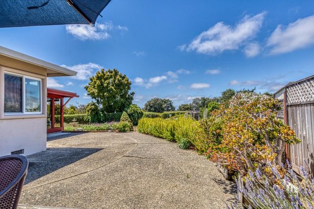 15460 Oak Hills Drive, Salinas, CA 93907