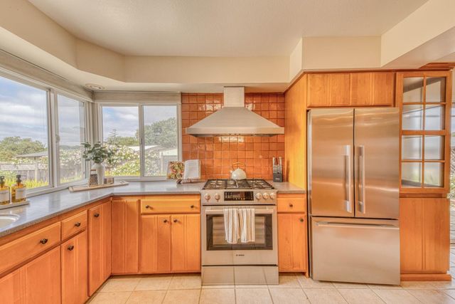 15460 Oak Hills Drive, Salinas, CA 93907