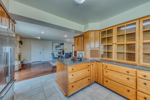 15460 Oak Hills Drive, Salinas, CA 93907