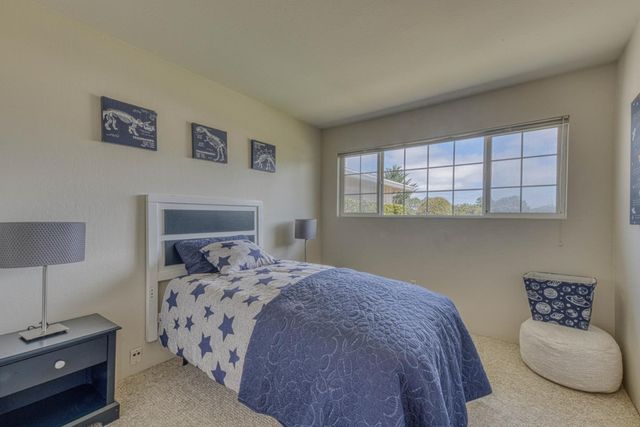 15460 Oak Hills Drive, Salinas, CA 93907