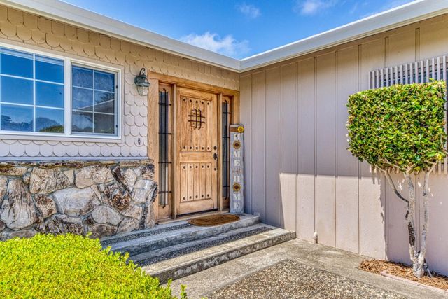 15460 Oak Hills Drive, Salinas, CA 93907