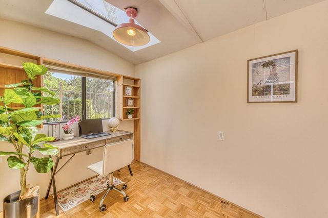 15460 Oak Hills Drive, Salinas, CA 93907