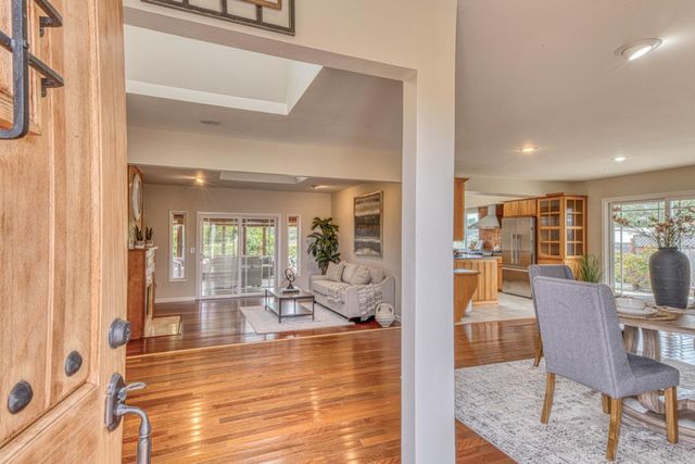 15460 Oak Hills Drive, Salinas, CA 93907