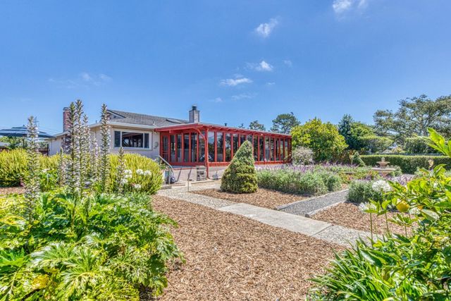 15460 Oak Hills Drive, Salinas, CA 93907