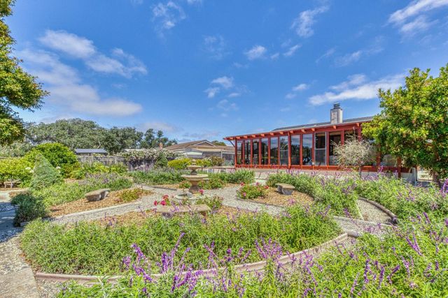 15460 Oak Hills Drive, Salinas, CA 93907