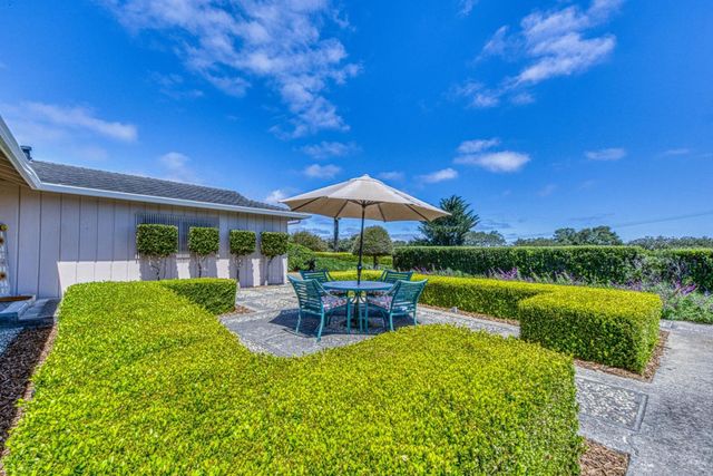 15460 Oak Hills Drive, Salinas, CA 93907