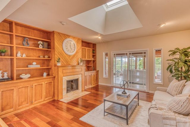 15460 Oak Hills Drive, Salinas, CA 93907