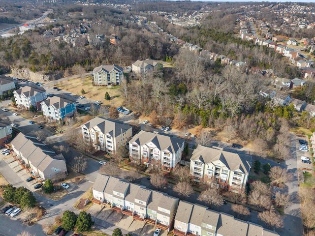 8221 Lenox Creekside Dr Unit 3, Antioch, TN 37013