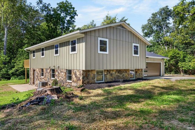 2102 E Wimbleton Lane, Bloomington, IN 47401