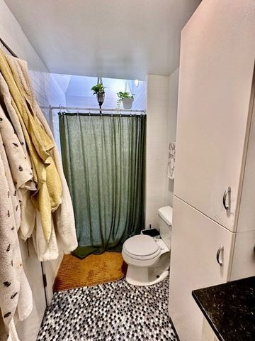 144 Robbins St 4, Waltham, MA 02453