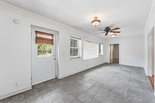1327 Castle Hill Trail, Kingwood, TX 77339