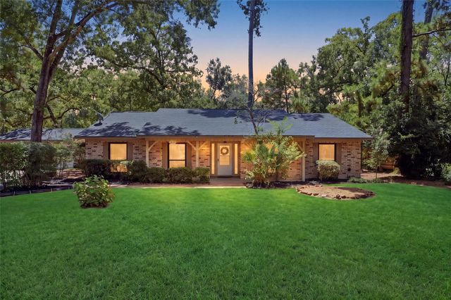 1327 Castle Hill Trail, Kingwood, TX 77339