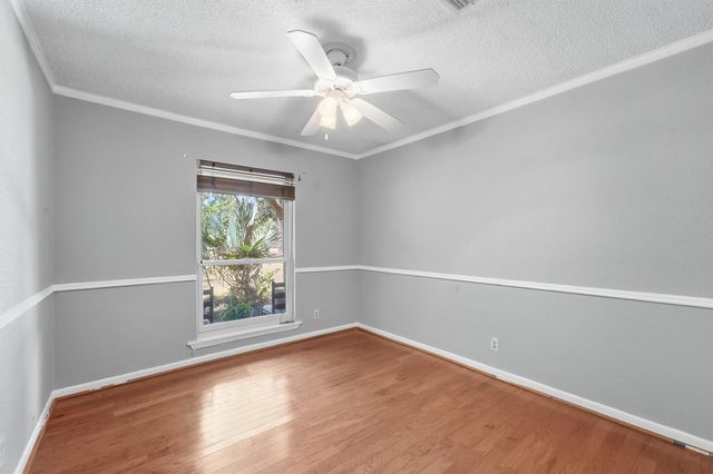 1327 Castle Hill Trail, Kingwood, TX 77339