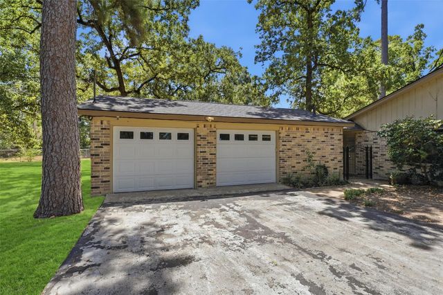 1327 Castle Hill Trail, Kingwood, TX 77339