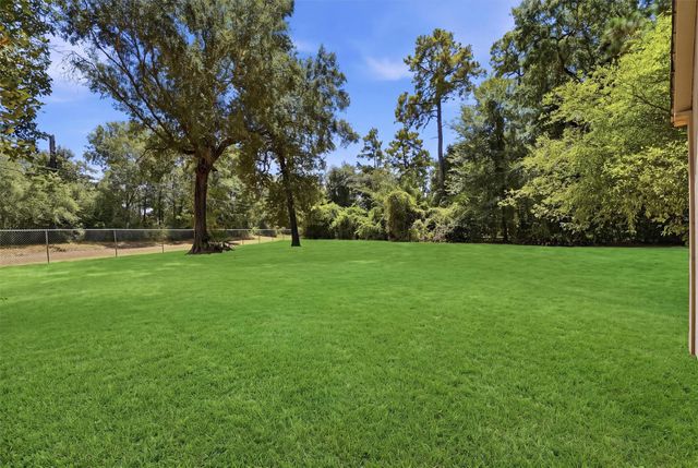 1327 Castle Hill Trail, Kingwood, TX 77339