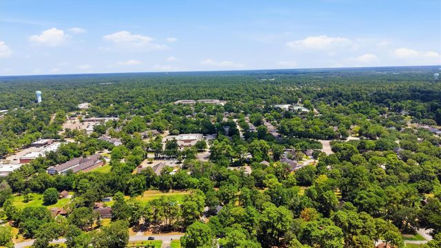 1327 Castle Hill Trail, Kingwood, TX 77339