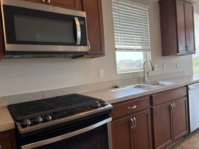 582 Ivyland Street, Pittsfield Charter Twp, MI 48108