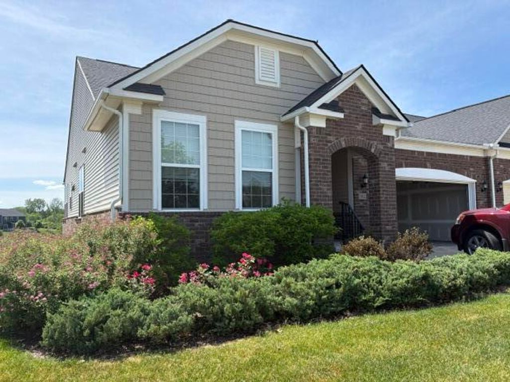 582 Ivyland Street, Pittsfield Charter Twp, MI 48108