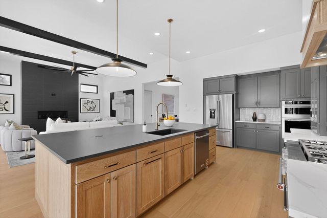 1770 Coopers Hawk Drive, Arlington, TX 76005