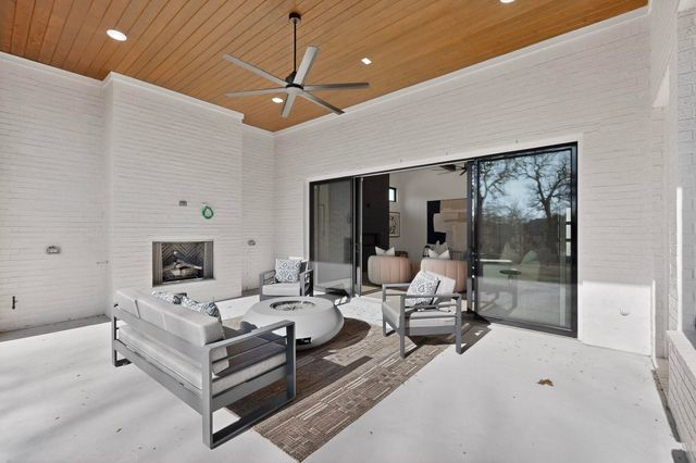 1770 Coopers Hawk Drive, Arlington, TX 76005