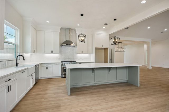 3134 W Tower, Santa Fe, TX 77517