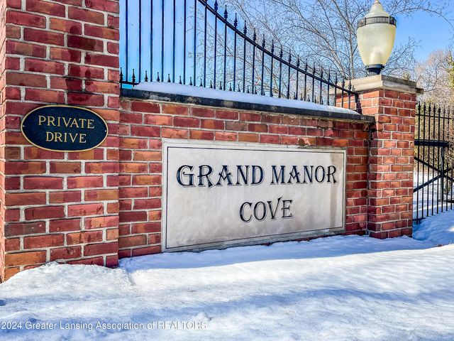 2800 S Waverly Highway, Lansing, MI 48911