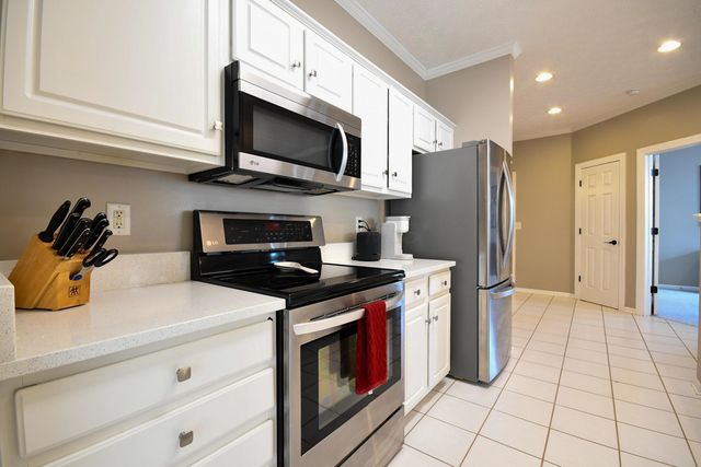 5891 Oak Path Lane, Columbus, OH 43213