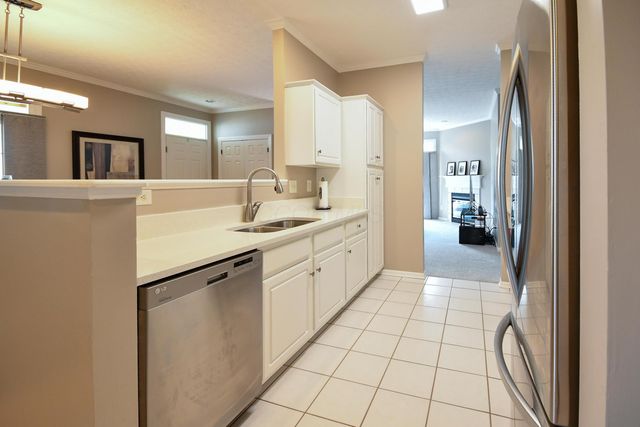 5891 Oak Path Lane, Columbus, OH 43213