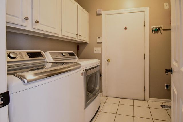 5891 Oak Path Lane, Columbus, OH 43213