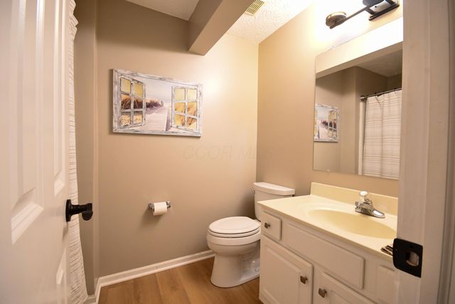 5891 Oak Path Lane, Columbus, OH 43213