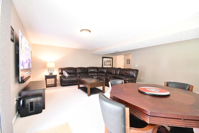 5891 Oak Path Lane, Columbus, OH 43213