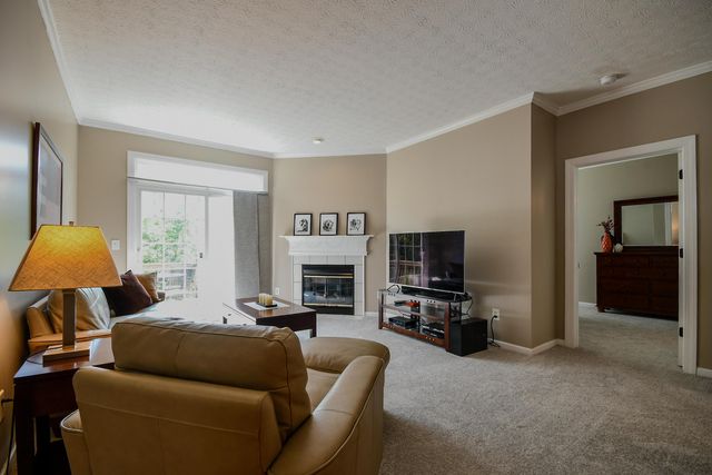5891 Oak Path Lane, Columbus, OH 43213