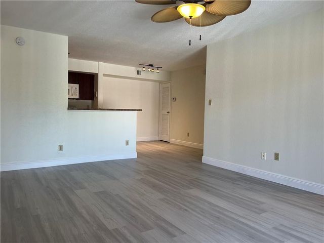 875 Riverside Drive 725, Coral Springs, FL 33071