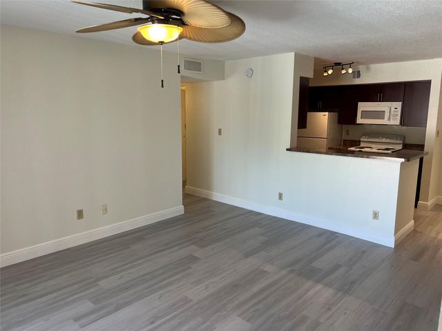 875 Riverside Drive 725, Coral Springs, FL 33071