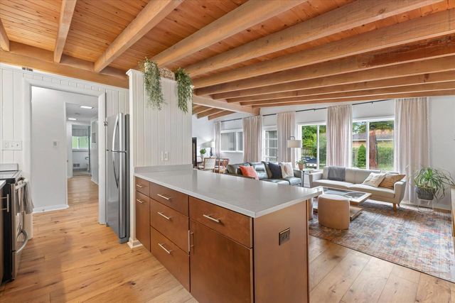 7337 N Seneca ROAD, Fox Point, WI 53217